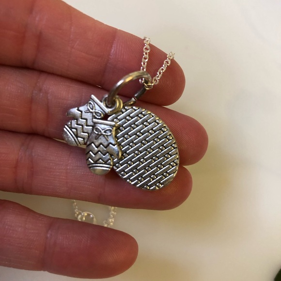 Upcycled vintage Pyrex Turquoise Snowflake handmade necklace pendant charm - Picture 2 of 6